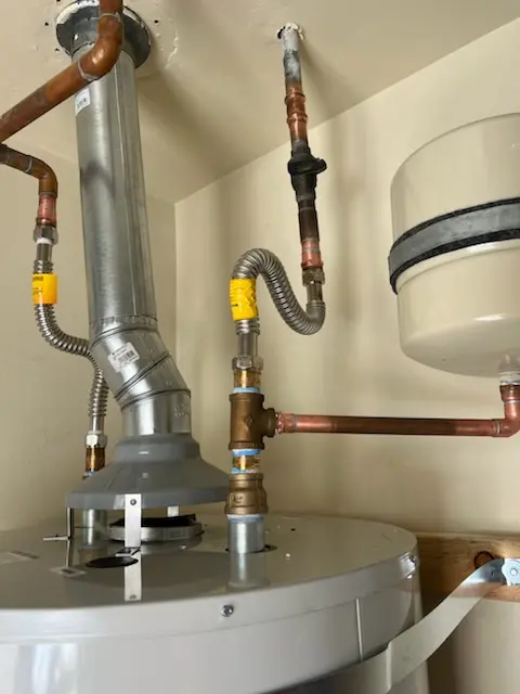 Water heater installation and plumbing repair in Buckshutem
